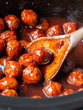 grape jelly meatballs cooked in the slow cooker